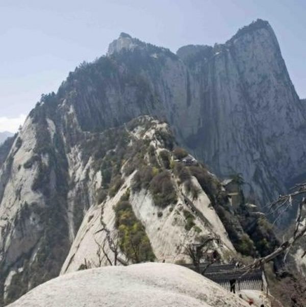 Mt. Huashan dangerous trail
