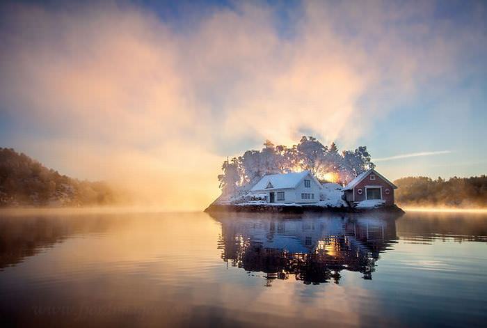 30 Lonely Little Houses