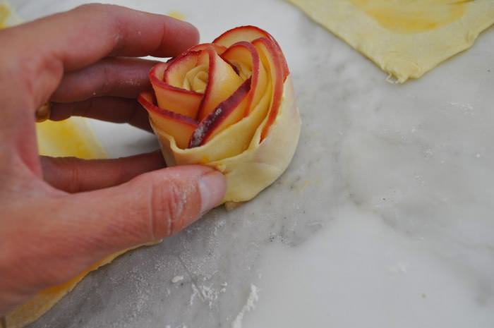 rose petals apple dessert