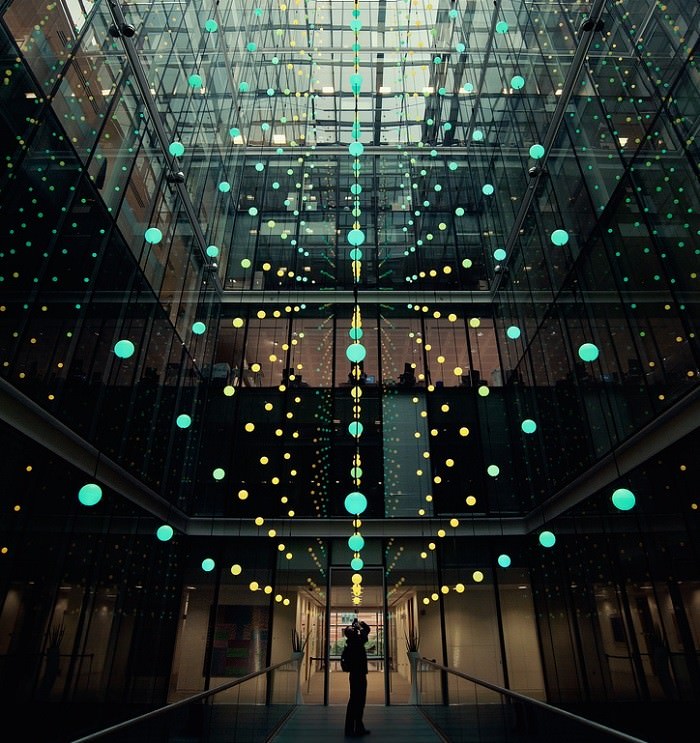 16 Glorious examples of using mirrors in art Art BabaMail