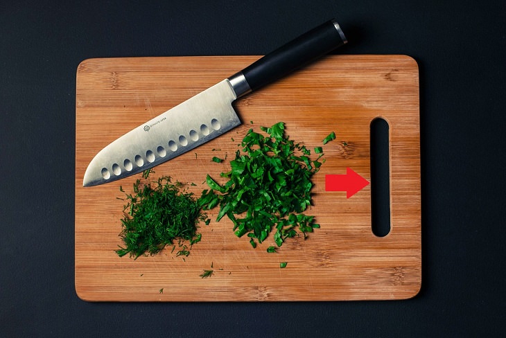 Cooking hacks: cutting board