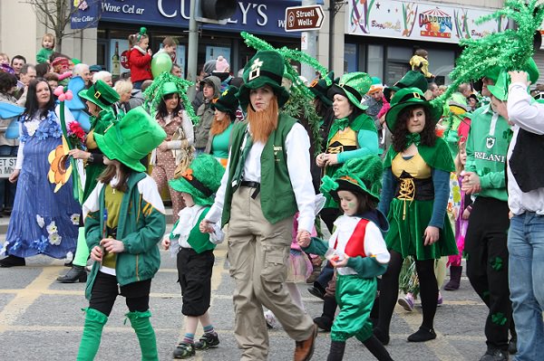 River Street on St. Patrick's Day 2011, View of River Stree…