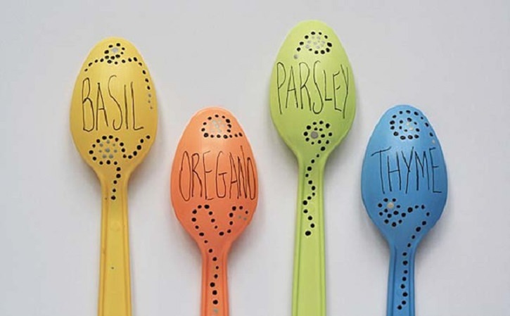 Reuse Plastic Spoons in 16 Inventive Ways