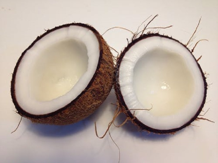 Coconut, oil, healthy, hair, damage, lice, dryness, split ends, hair growth