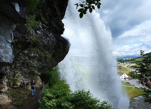 Waterfalls from around the world, Southern Norway, Steinsdalsfossen, Norheimsund