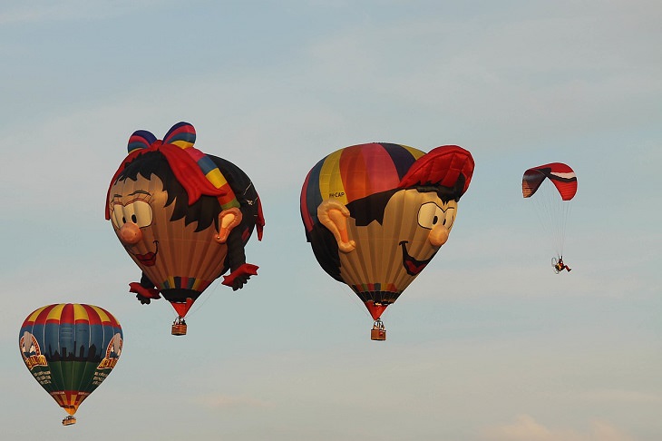Different Hot air Balloons from Around the World, Höfte Ballooning Hengevelde 2011, 