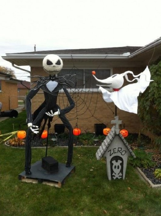 Most Incredible Halloween Decorations, character from Tim Burton film, the Nightmare before Christmas