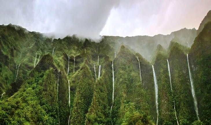 Interesting Things Only Found on Earth, O’ahu, Hawaii, Land Of A Thousand Waterfalls