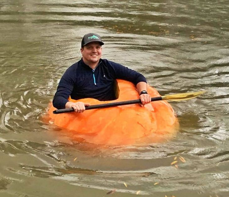 Interesting Things Only Found on Earth, man grew a 910 pound pumpkin and then turned it into a boat