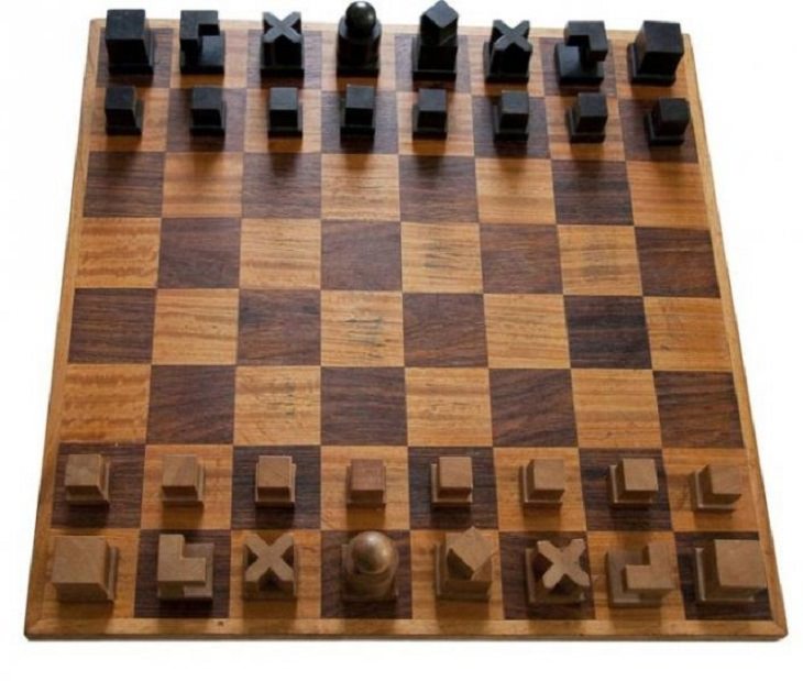 Incredible Innovative Design Ideas, chess pieces with shapes designed according to the directions they can move in
