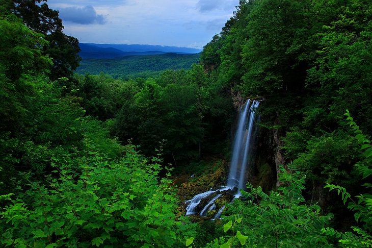 Beautiful sights and views of various mountains, peaks and wildlife in the blue ridge mountain range, Blue Ridge Mountain Waterfalls in Virginia