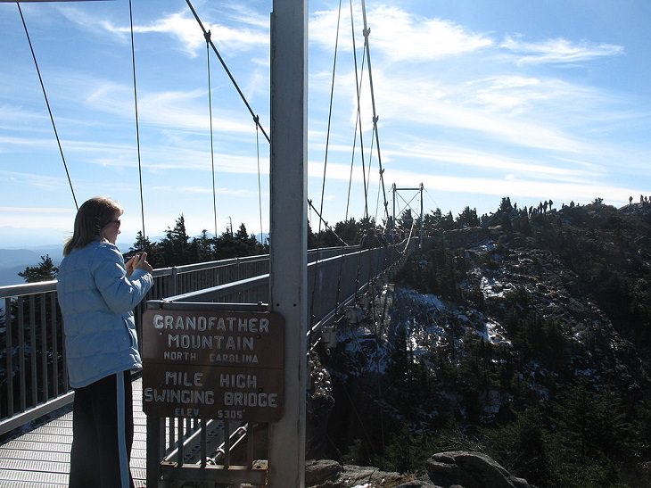 Beautiful sights and views of various mountains, peaks and wildlife in the blue ridge mountain range, Straight view of Mile High Swinging Bridge