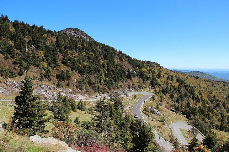 Beautiful sights and views of various mountains, peaks and wildlife in the blue ridge mountain range, Watch out for Hairpin turns on the Grandfather mountain