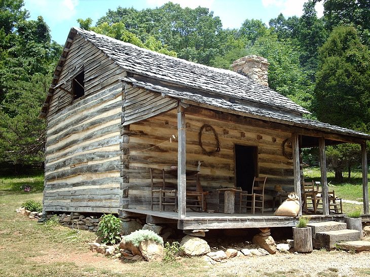 Beautiful sights and views of various mountains, peaks and wildlife in the blue ridge mountain range, A Farm at Humpback Rock