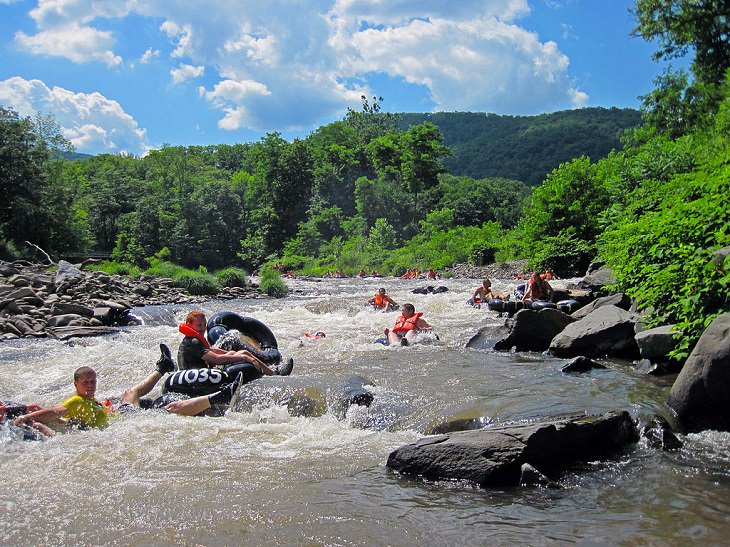 Photographs of The Catskill Mountain Range in the Appalachian Valley, Free-floating tubers on Esopus Creek