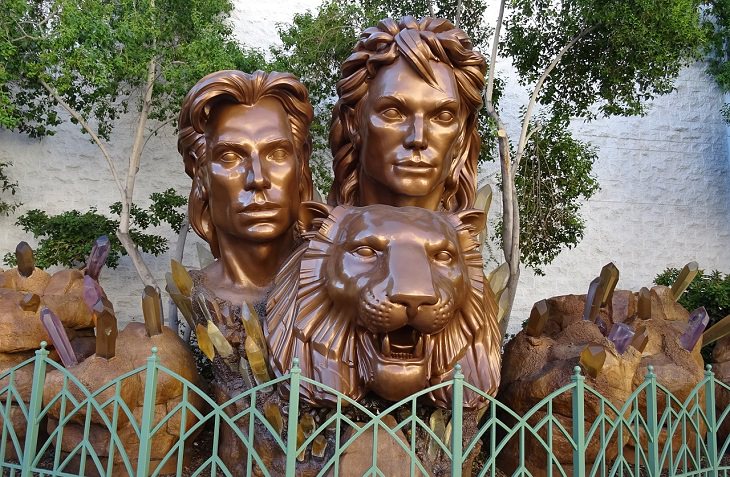 Siegfried and Roy, Exotic Animals, Magician, Illusionist, Art, Magic Trick, Mentalist 