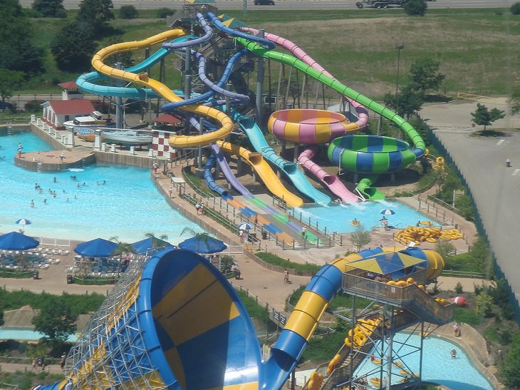 Hurricane Harbor, New Jersey, travel, health, cool, heat, summer, water park, refreshing, pool, ride, slide, amusement, family, friends, trip