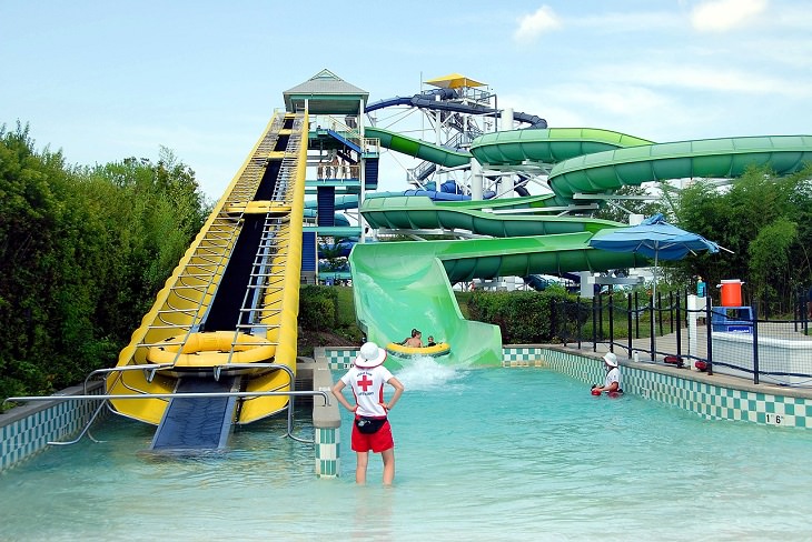 Noah's Ark Waterpark, Wisconsin, travel, health, cool, heat, summer, water park, refreshing, pool, ride, slide, amusement, family, friends, trip