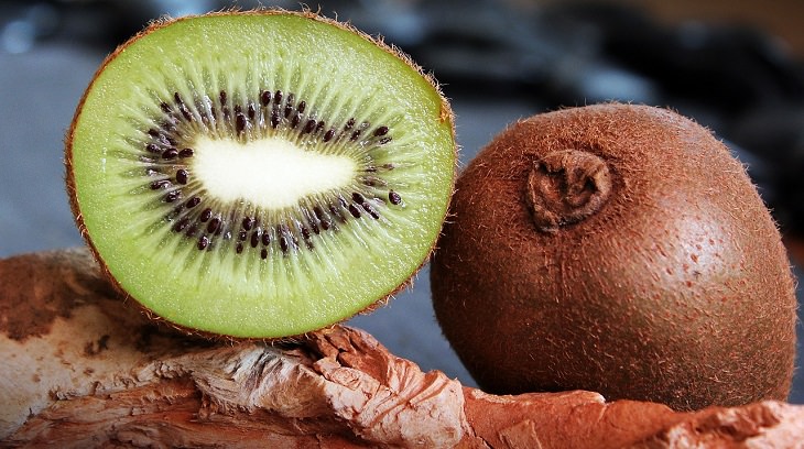 Kiwi, health, family and parenting, fruits and vegetables, nutrients, minerals, vitamins, calcium,