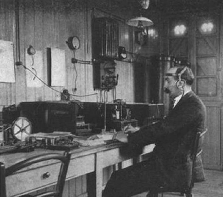 Victorian Inventions Radio 
