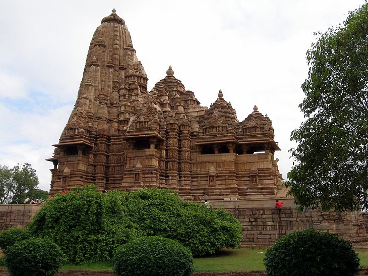 Beautiful ornate Hindu temples found in India and other countries across the World, Kandariya Mahadeva Temple in Madhya Pradesh, India
