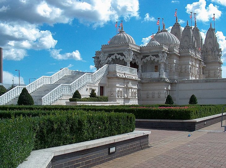 Beautiful ornate Hindu temples found in India and other countries across the World, The BAPS Shri Swaminarayan Mandir in London, United Kingdom