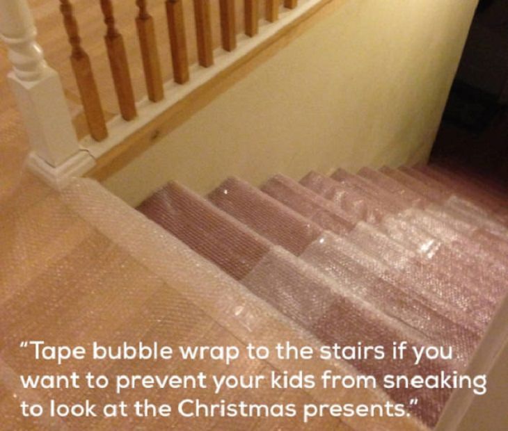 Hilarious photographs that show the best parents and parenting done right, bubble wrap on a staircase