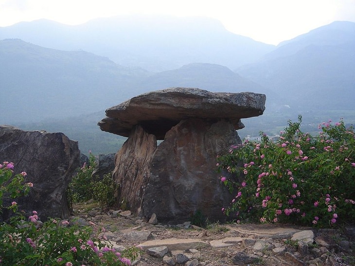 Sights and must-see destinations in the tourist state in India, Kerala, also known as God’s Own Country, A dolmen (megalithic tomb) erected by Neolithic tribes in Marayur