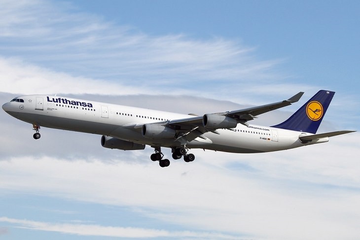 Most commercially successful passenger airplanes and aircrafts used by airlines around the world, Airbus A340-300