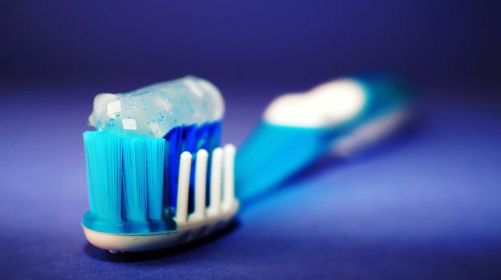 Names of everyday items you didn’t know, A line of toothpaste on a toothbrush, nurdle