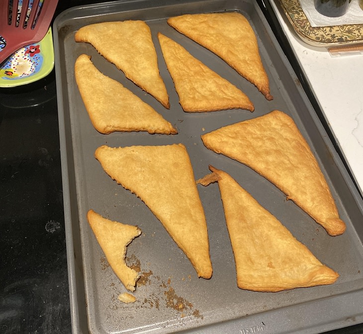 Hilarious cooking and baking fails, Flattened triangular baked bits