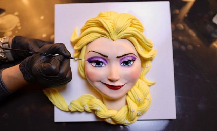 Realistic and Delicious cake art by Turkish chef Tuba Gelick, cake of face of Elsa from Disney’s Frozen