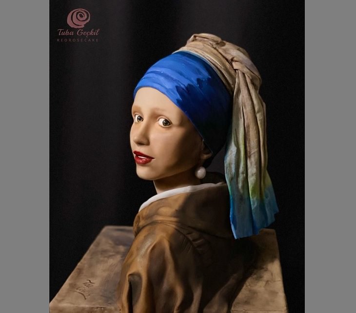 Realistic and Delicious cake art by Turkish chef Tuba Gelick, cake of “The Girl With a Pearl Earring” by Dutch painter Johannes Vermeer