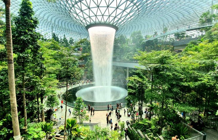 Beautiful and famous fountains found all around the world, HSBC Rain Vortex Fountain in Jewel Changi Airport, Singapore
