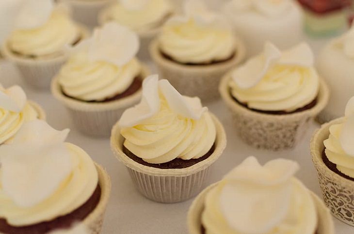 Food safety facts and myths you need to know about, White icing on brown cupcakes