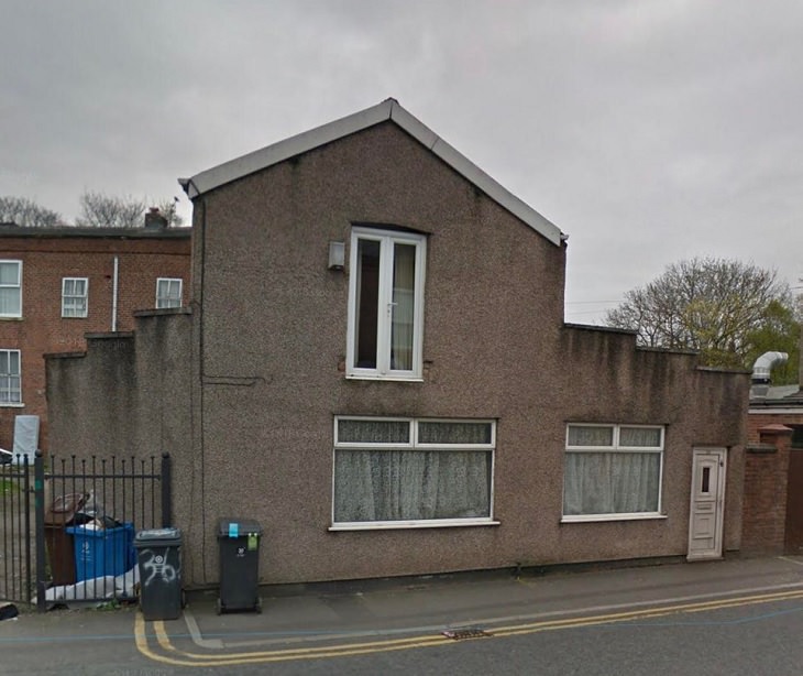 Weirdly designed and bizarre buildings from around the world, A house where the door is above the window in Failsworth, Manchester, England