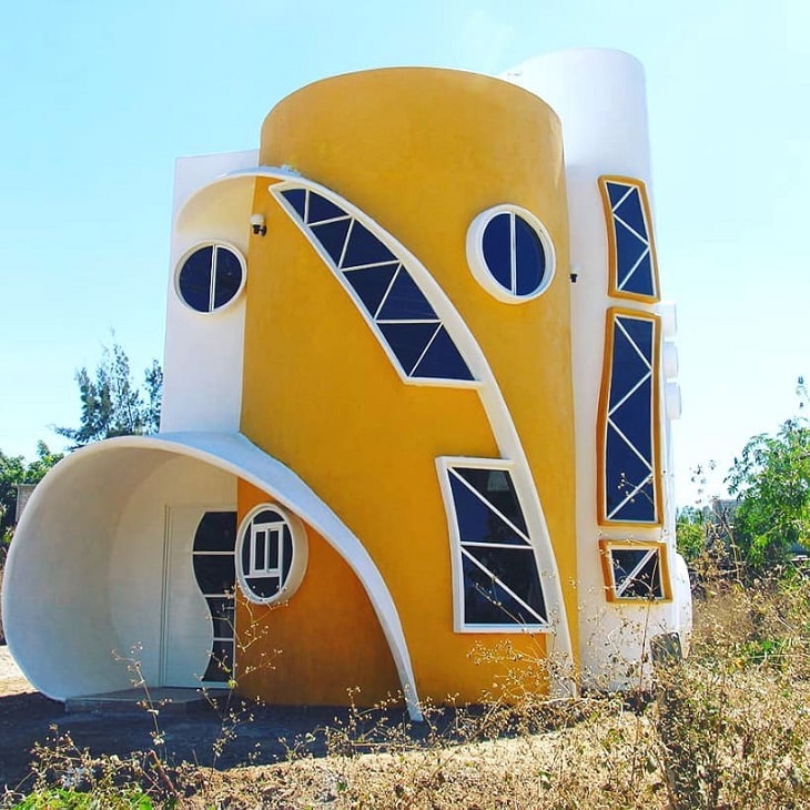 Weirdly designed and bizarre buildings from around the world, The Yellow House in Mexico