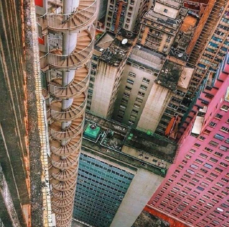 Weirdly designed and bizarre buildings from around the world, A never-ending fire escape in a residential building in Copan in São Paulo, Brazil
