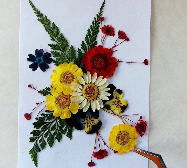 Easy DIY ways to repurpose old flowers, Flowers on a piece of paper