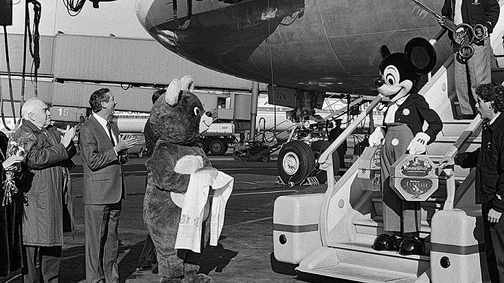 Amazing photographs of designs and manmade creations across the world, The first official visit of iconic Disney character Mickey Mouse to USSR in the 1980s