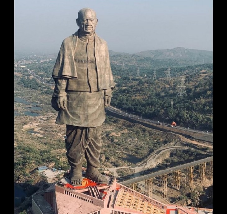 Amazing photographs of designs and manmade creations across the world, Standing twice as tall as the Statue of Liberty is the Statue of Unity in Gujarat, India, designed by 250 engineers and built by over 3,400 workers