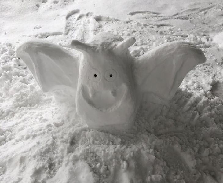 Residents of Tokyo create creative and unique snowmen and ice sculptures, Snow sculpture of a cartoon-like bat
