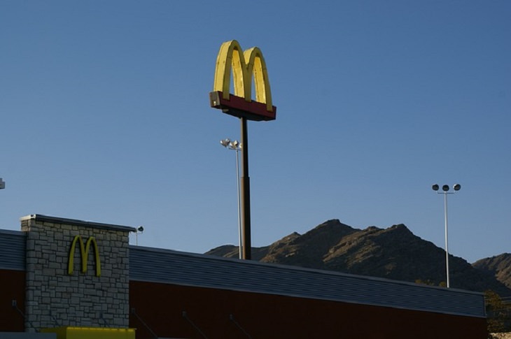 Best feel good stories of 2020, Photo of sigh of Mcdonald’s logo on a pole