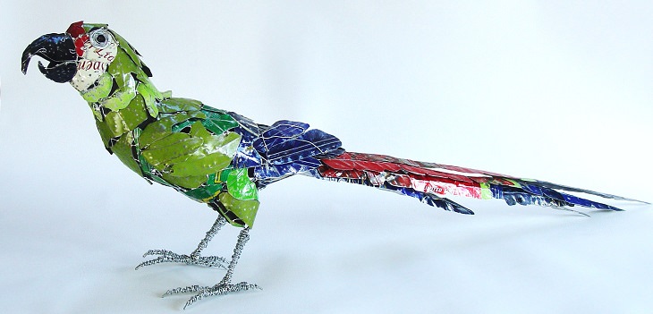 Beautiful animal sculptures made out of recycled scrap metal by Barbara Franc, Military Macaw
