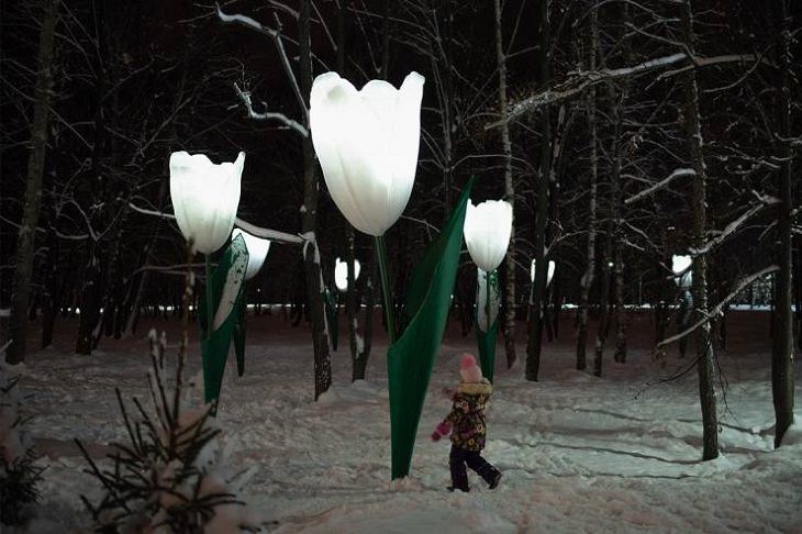 Smart, beautiful, innovative, and unique designs found in cities around the world, Streetlights in Portugal that look like giant tulips