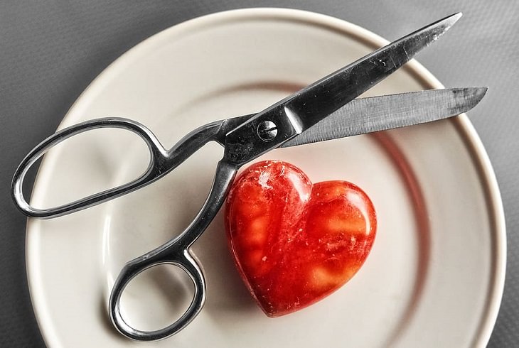 Helpful cooking, baking, and kitchen tips, Scissors on plate next to heart