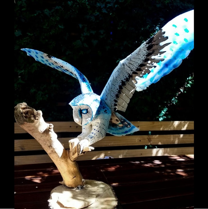 Wood masterpieces made by amateurs and experts, A blue barn owl made from epoxy resin and wood