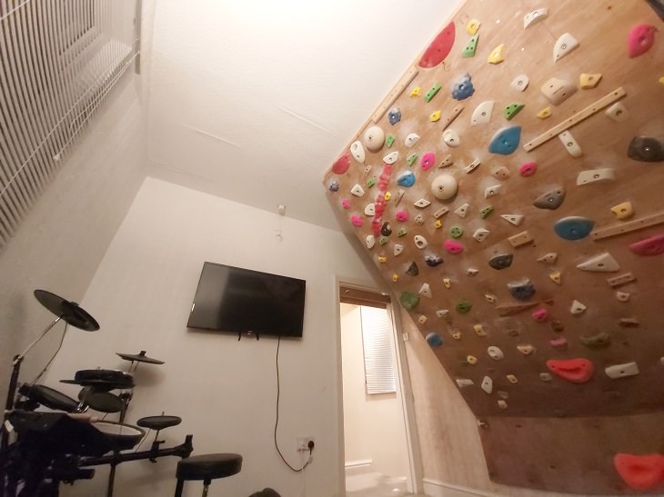 Quarantine DIY and homemade projects, Homemade climbing wall