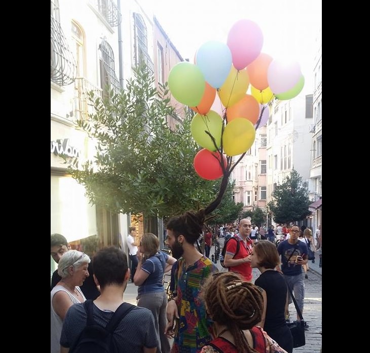 Terrible and bad haircuts that are funny, Man with dreadlocks attached to a balloon