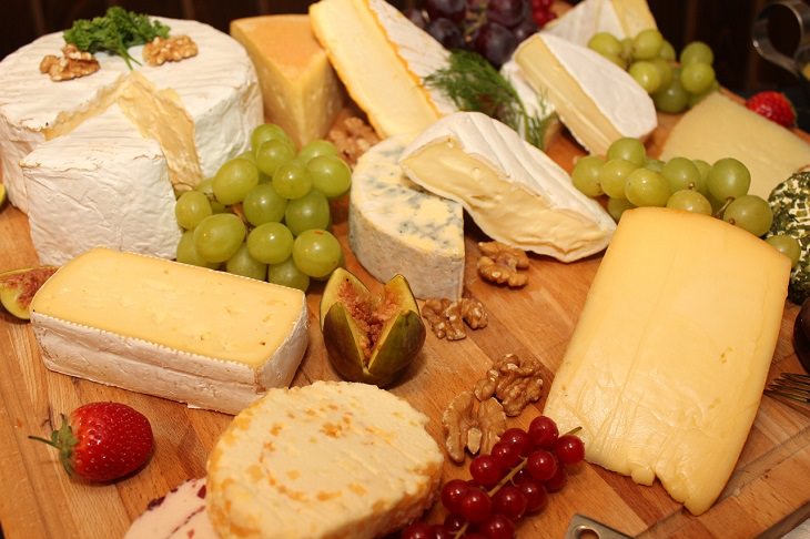Foods that are rich in Vitamin D, Cheese